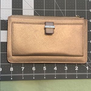 Kate Spade is wallet